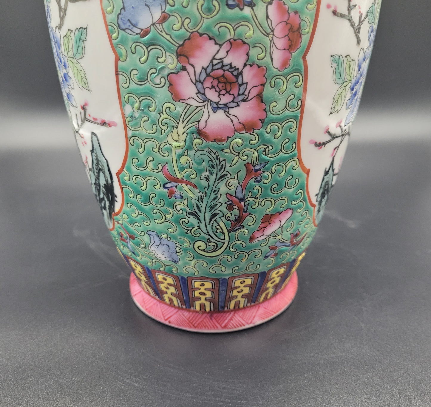 Antiques for sale online USA Chinese Qing Dynasty 19th Century Antique Vase SIGNED