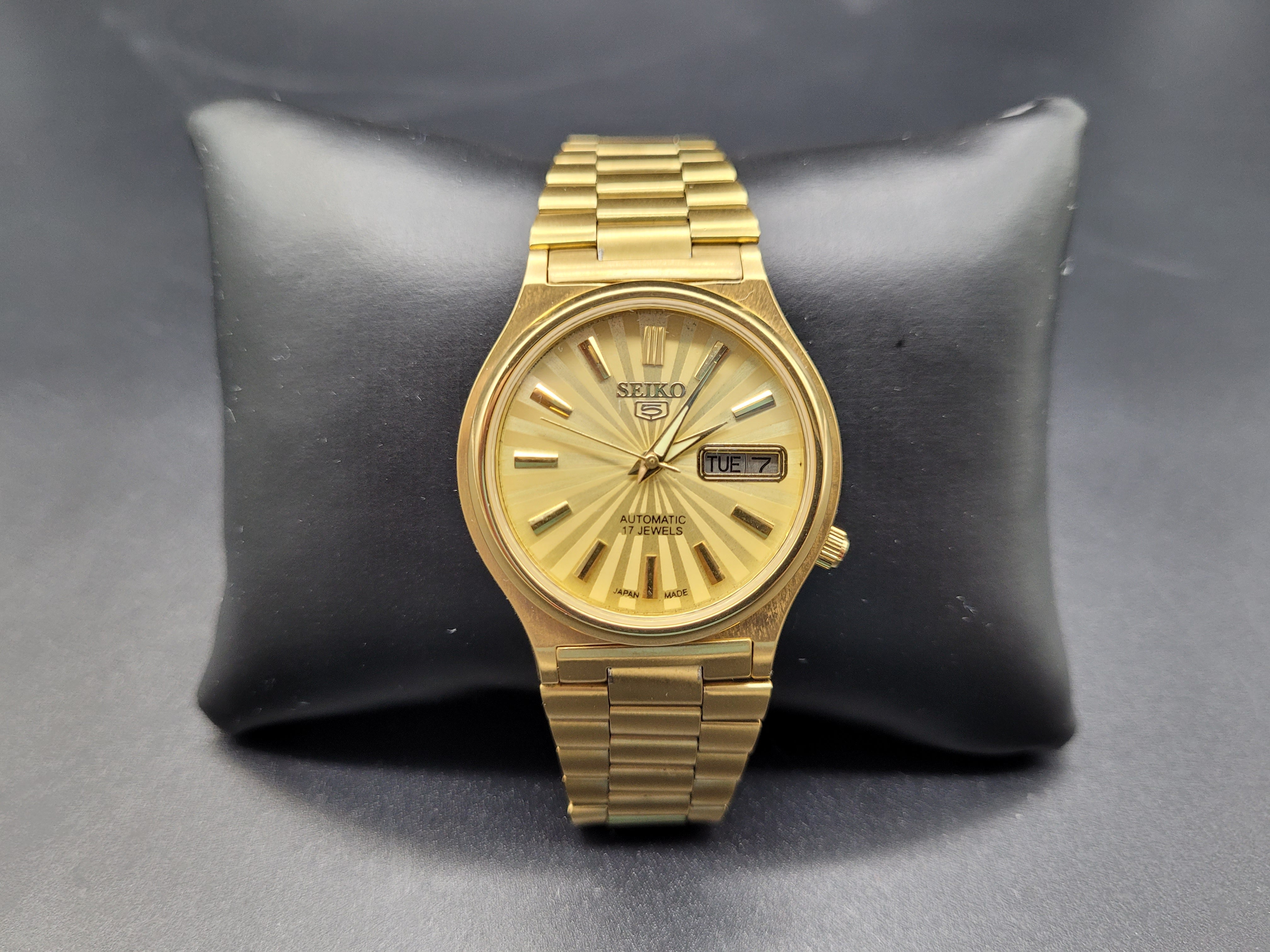 Vintage seiko automatic on sale watches