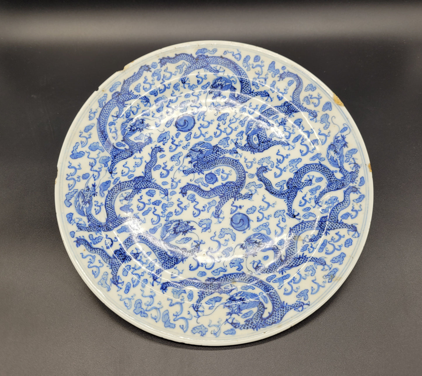 Beautiful Chinese Kangxi Period ( 1662-1722 ) Blue and White Dragon Plate 