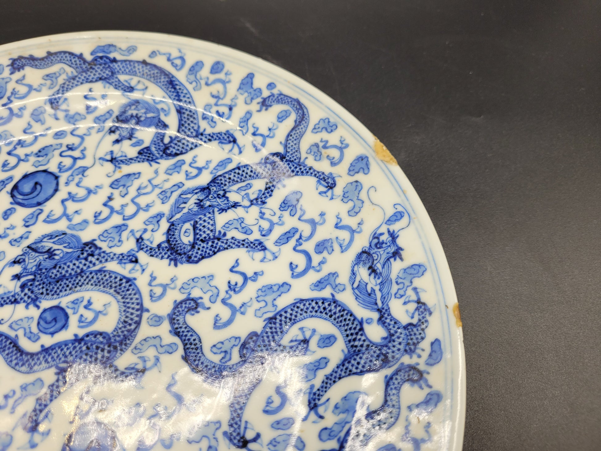 ASIAN ANTIQUES ONLINE Beautiful Chinese Kangxi Period ( 1662-1722 ) Blue and White Dragon Plate 
