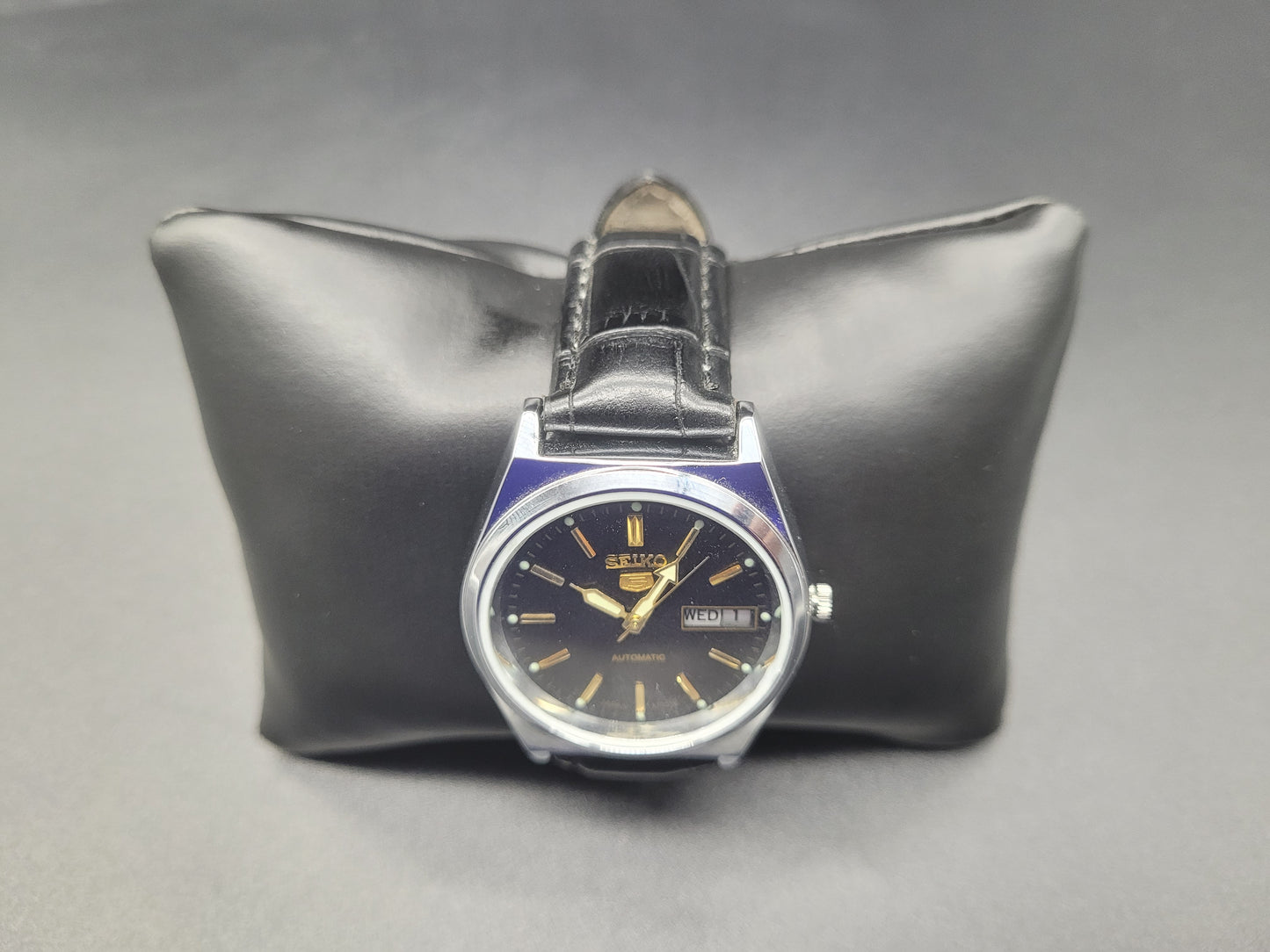 Buy Antiques Online Vintage SEIKO 5 Automatic Mens Watch Black Dial