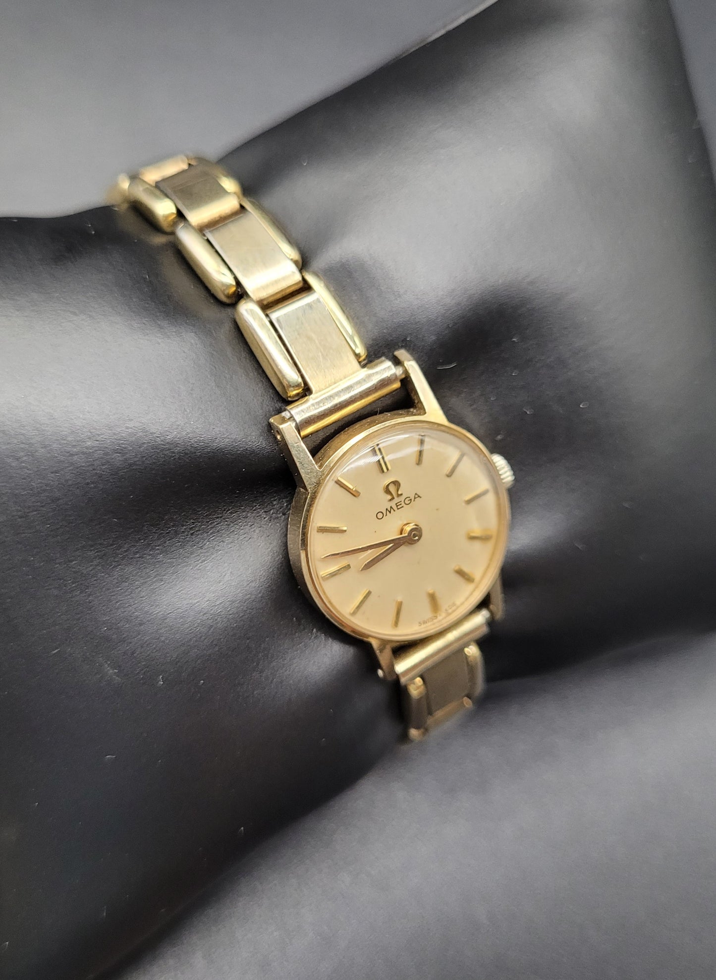 Vintage OMEGA Watch Ladies Gold Tone Swiss Made ANTIQUES & COLLECTABLES ONLINE