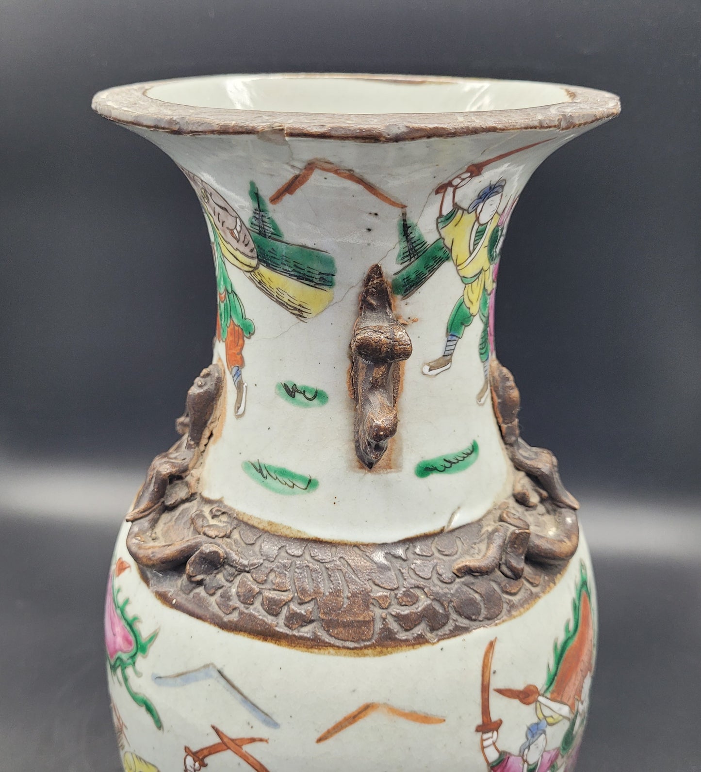 CHINESE Late 19th Century Hand Decorated Chinese Warrior Vase ANTIQUES & COLLECTABLES