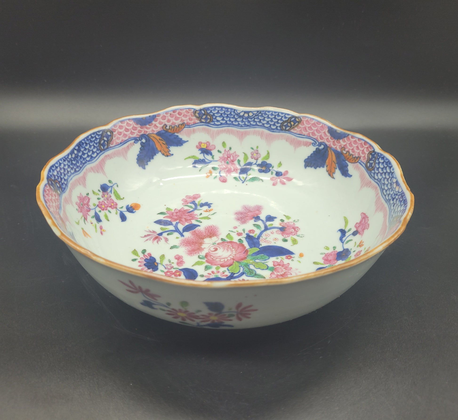 Beautiful Extremely well decorated Chinese 18th / 19th Century Famille Rose Export Bowl Antiques & Collectables 