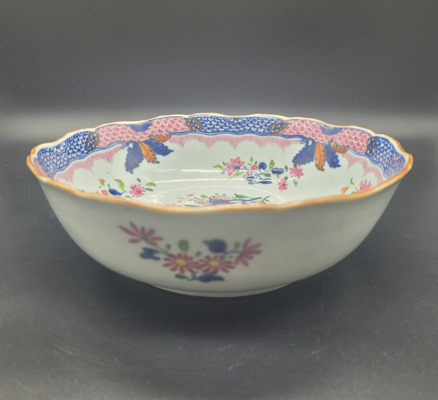Buy Chinese Antiques Online Beautiful Extremely well decorated Chinese 18th / 19th Century Famille Rose Export Bowl