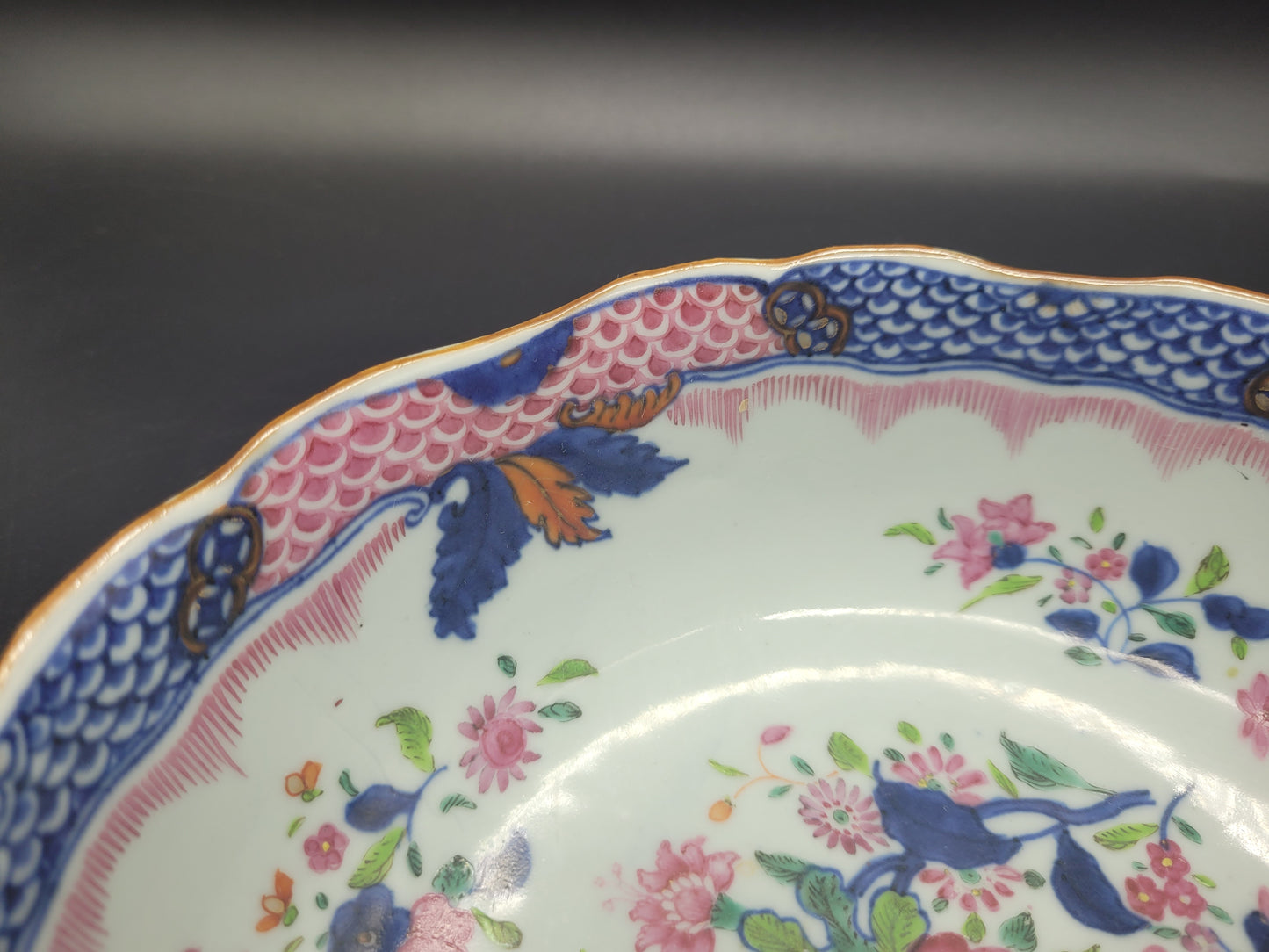 Christies asian art Beautiful Extremely well decorated Chinese 18th / 19th Century Famille Rose Export Bowl