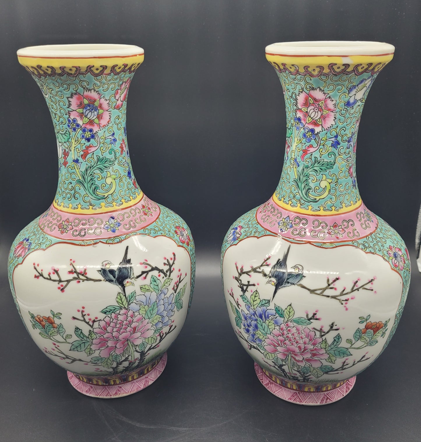 Antiques & Collectables USA A Pair Of Chinese Early 20th Century Hand Enamelled Vase KB ANTIQUES & JEWELLERY 