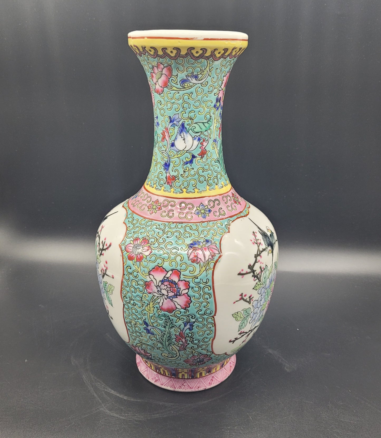 Antiques & Collectables USA A Pair Of Chinese Early 20th Century Hand Enamelled Vase ASIAN ART USA 