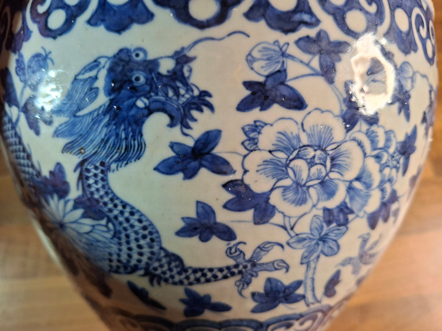 A Fine Blue and White Dragon Planter, China, Qing Dynasty, 18th/19th Century