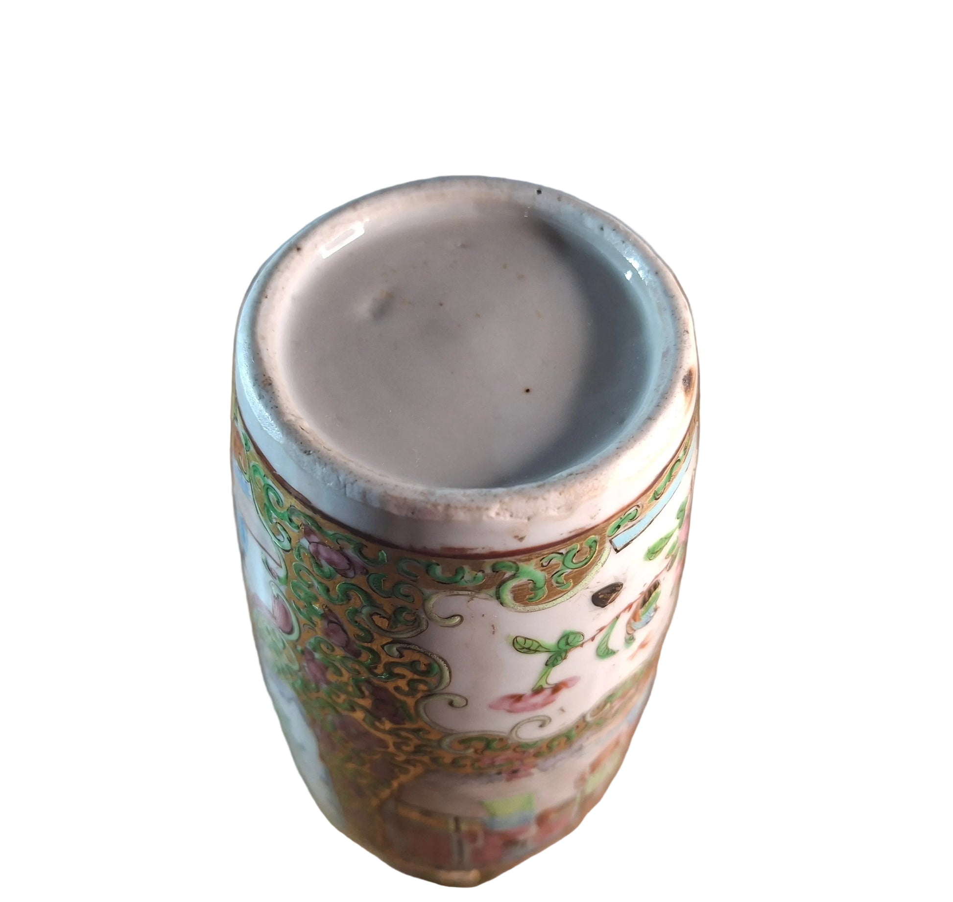 Bottom of a 19th-century Chinese Canton Famille Rose vase.