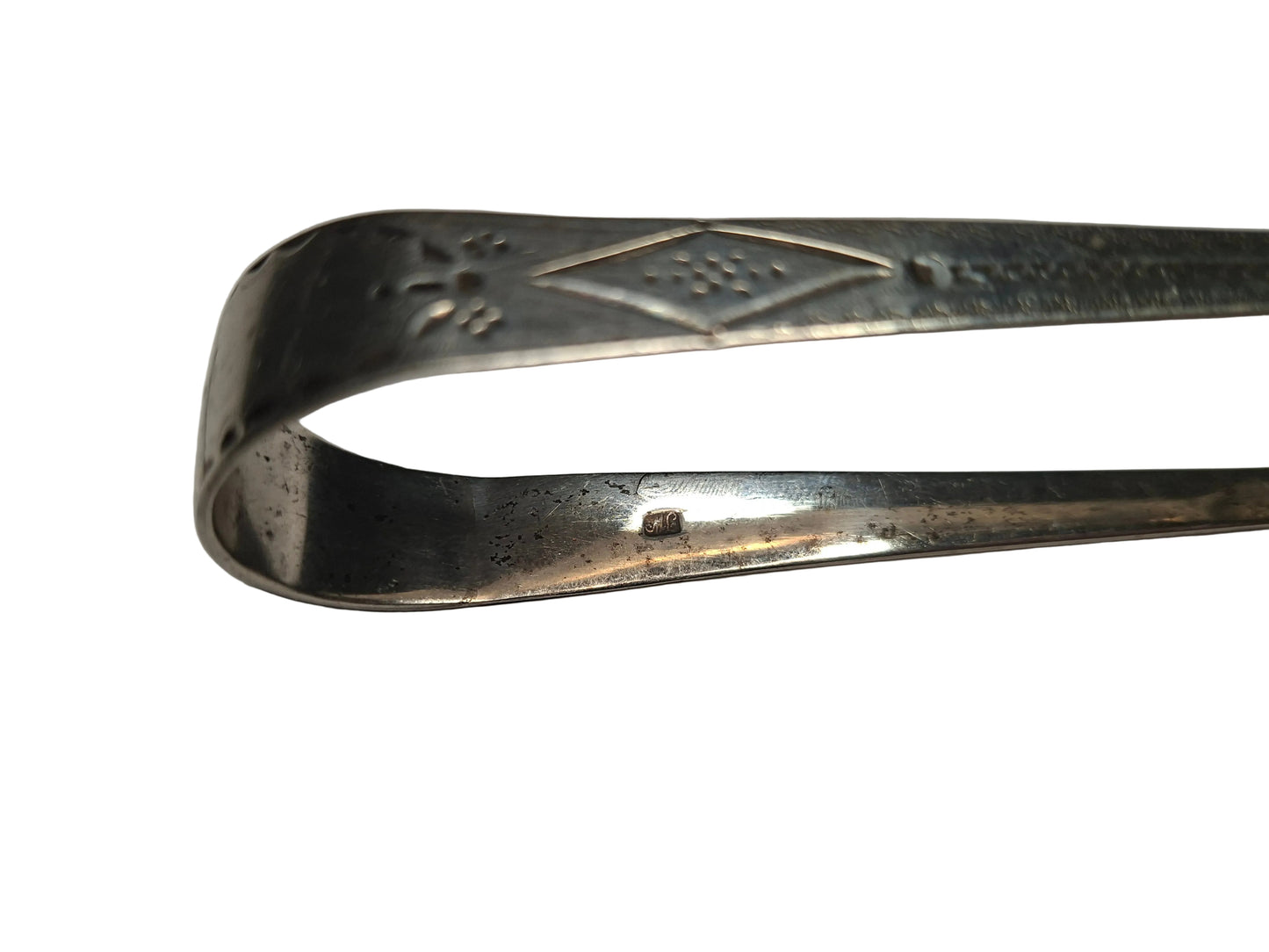 Silver Sugar Tongs, hallmarked London, 1806. Crafted in solid silver and weighing 32 grams