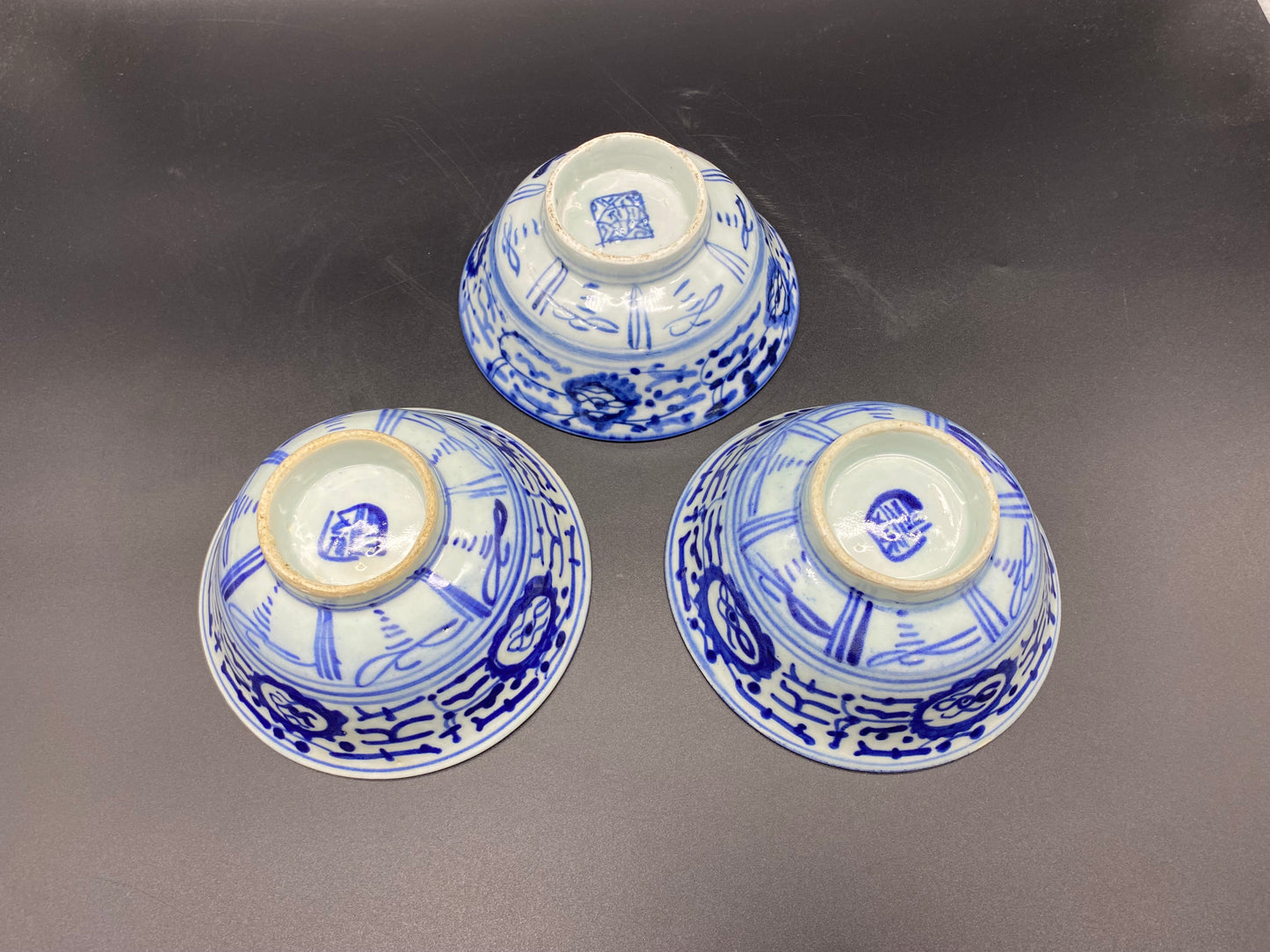 Foot of Bowls - Chinese Provencal Blue & White Qing Porcelain Bowls 18th Century 
