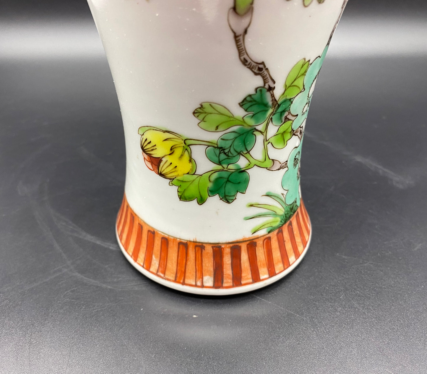 Antique Chinese Famille Verte Qing Dynasty Porcelain Vase with Cover