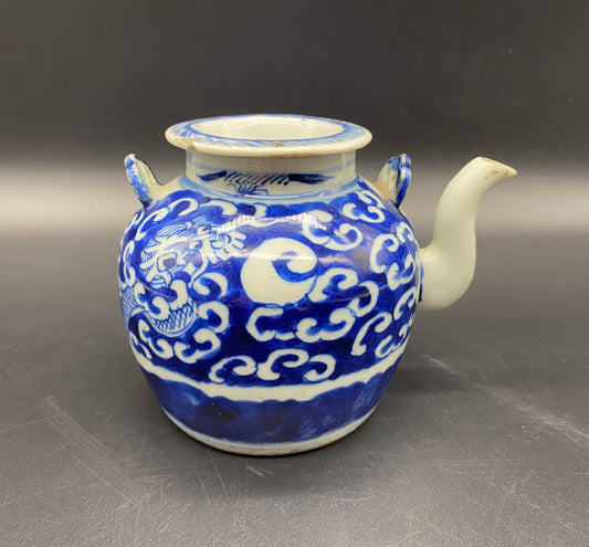 Chinese Qing 18th Century Dragon Teapot & Lid