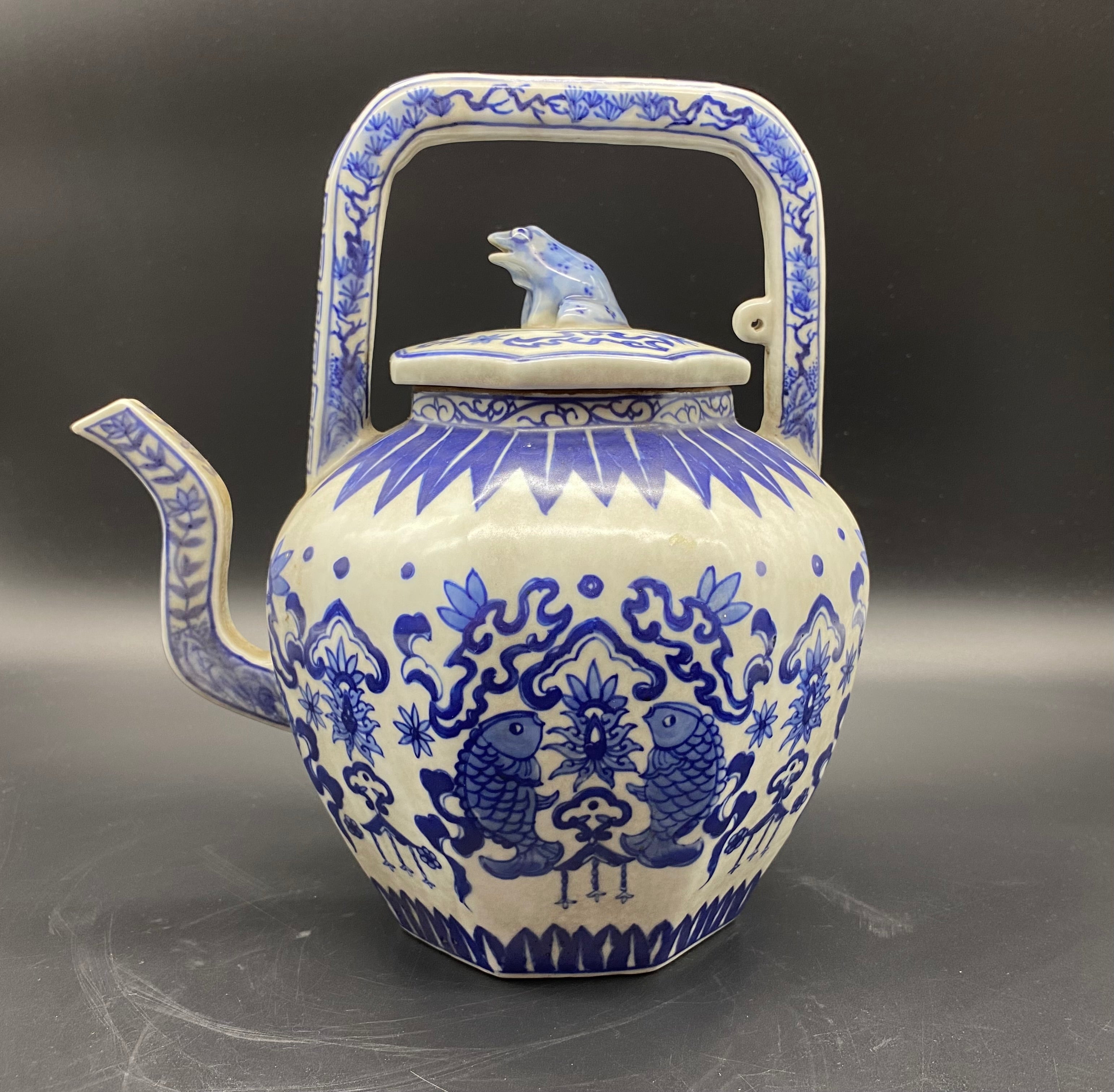 Antique Chinese Porcelain Teapot / Chinese Art top / Chinese Ceramic / Chinese Pot / Vintage Chinese Decorative Teapot/ Chinese Porcelain