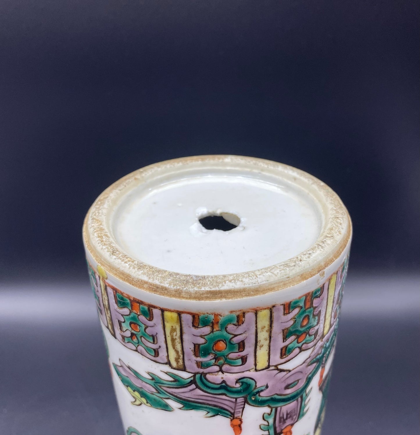 Really well decorated famille vert <strong>Chinese porcelain vase</strong> / Brush Pot