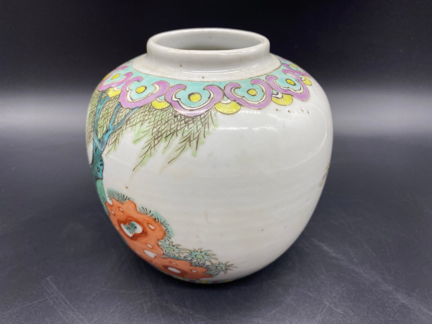 KB ANTIQUES & JEWELLERY - <strong>Chinese Famille Verte ginger jar</strong> decorated in enamels of green, pink, purple and blue,