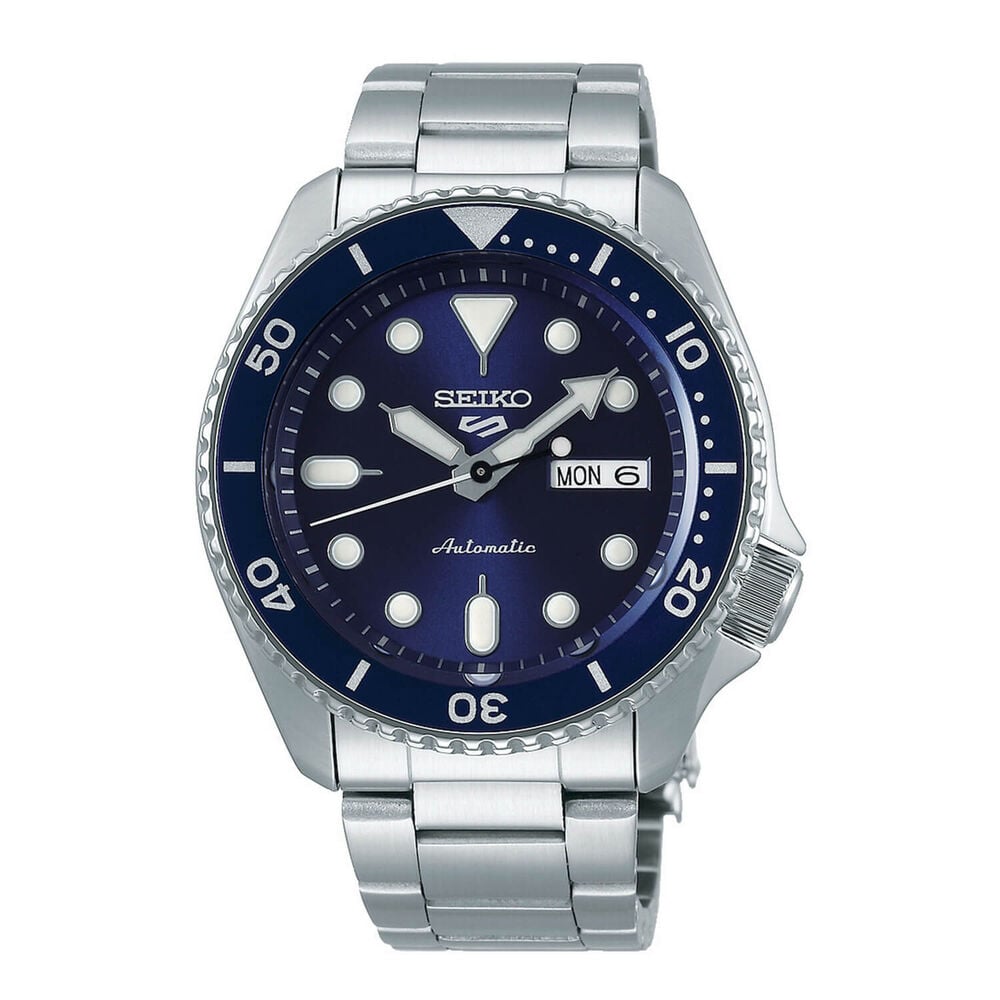 The Seiko SKX is a true legend. But this isn’t the SKX. This is the NEW revamped, upgraded, and improved version. This is the Seiko 5 Automatic wa