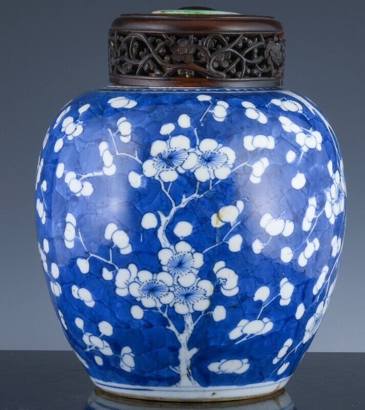 CHINESE BLUE & WHITE PORCELAIN JAR KANGXI PERIOD