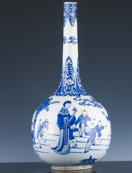 LARGE 17thc CHINESE BLUE & WHITE FIGURAL LANDSCAPE BOTTLE VASE KANGXI PERIOD