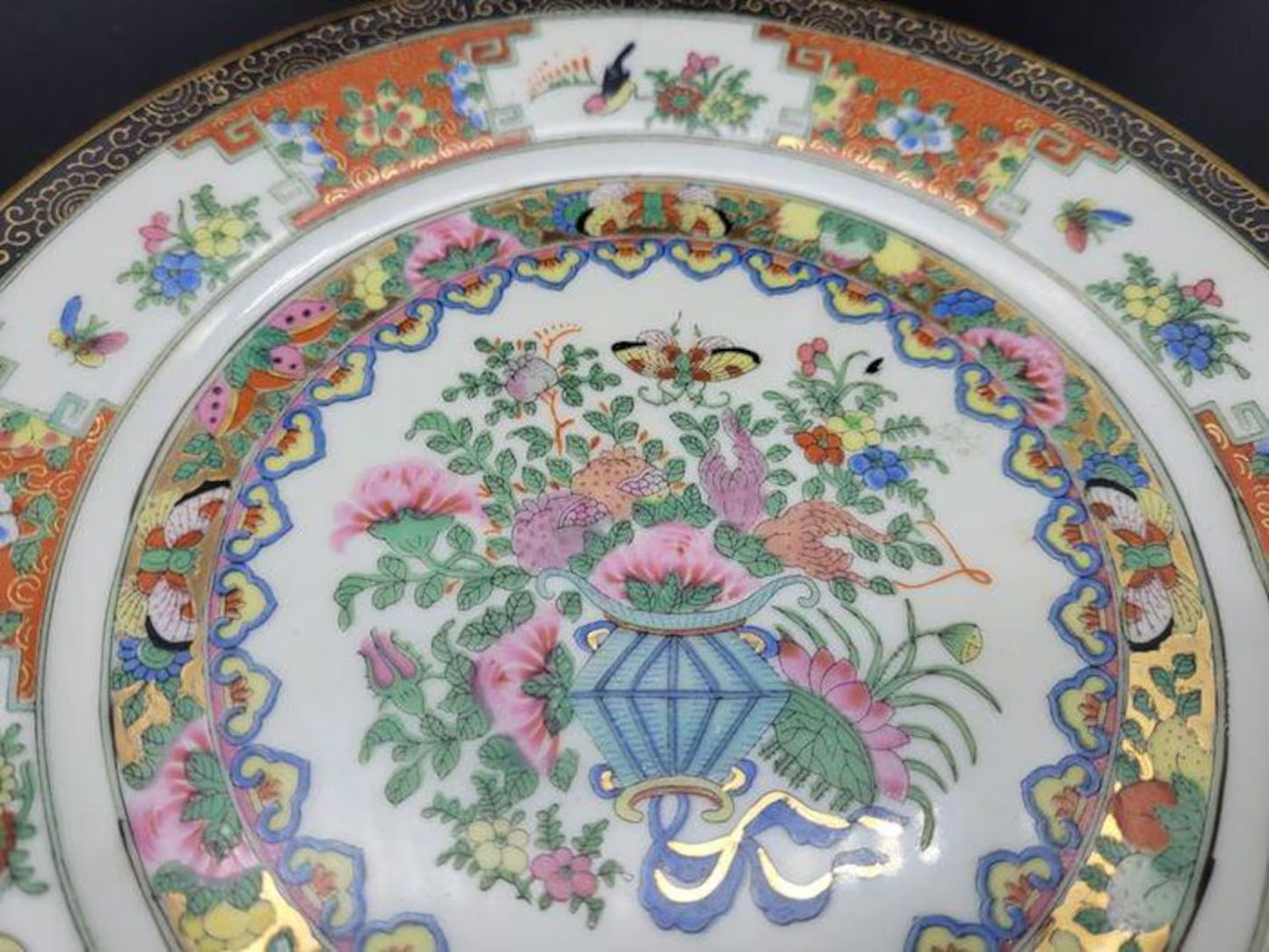 Chinese Early 20th century hand painted plates Famille Rose Pair