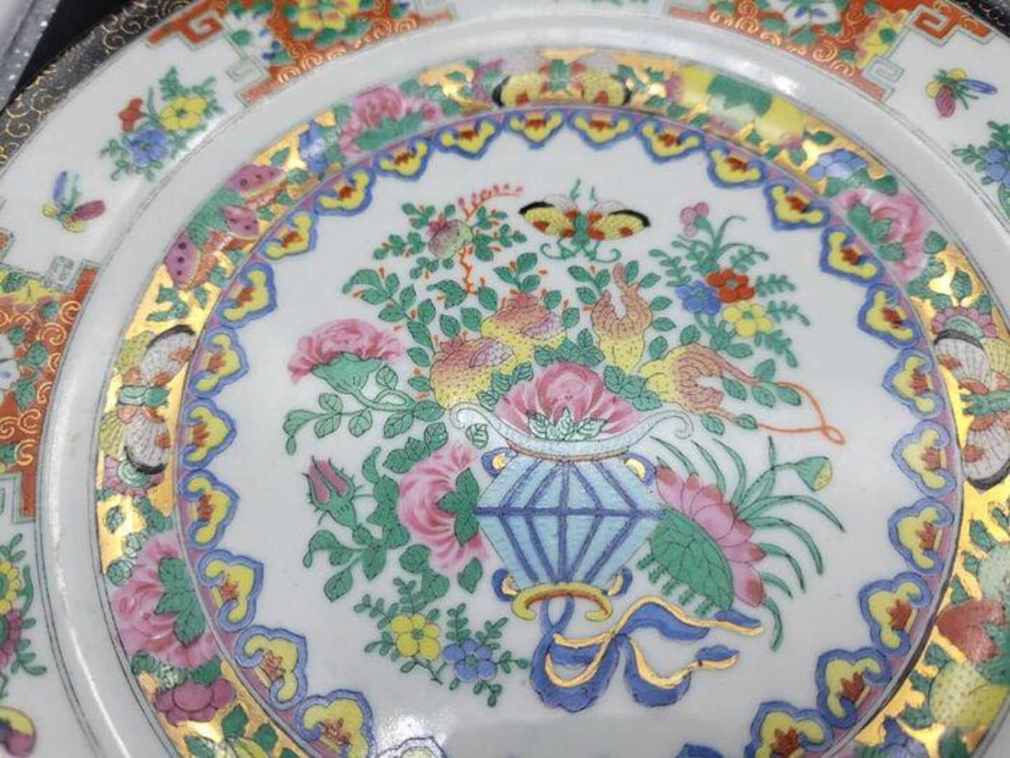 Chinese Early 20th century hand painted plates Famille Rose Pair