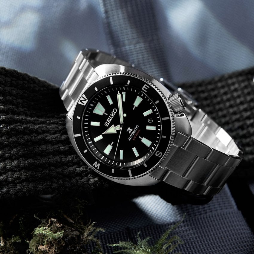 This watch shape is known as a ‘Tortoise,’ inspired by the popular diving watch shape nicknamed by Seiko fans as the ‘Turtle’ because of its shell-like profile.